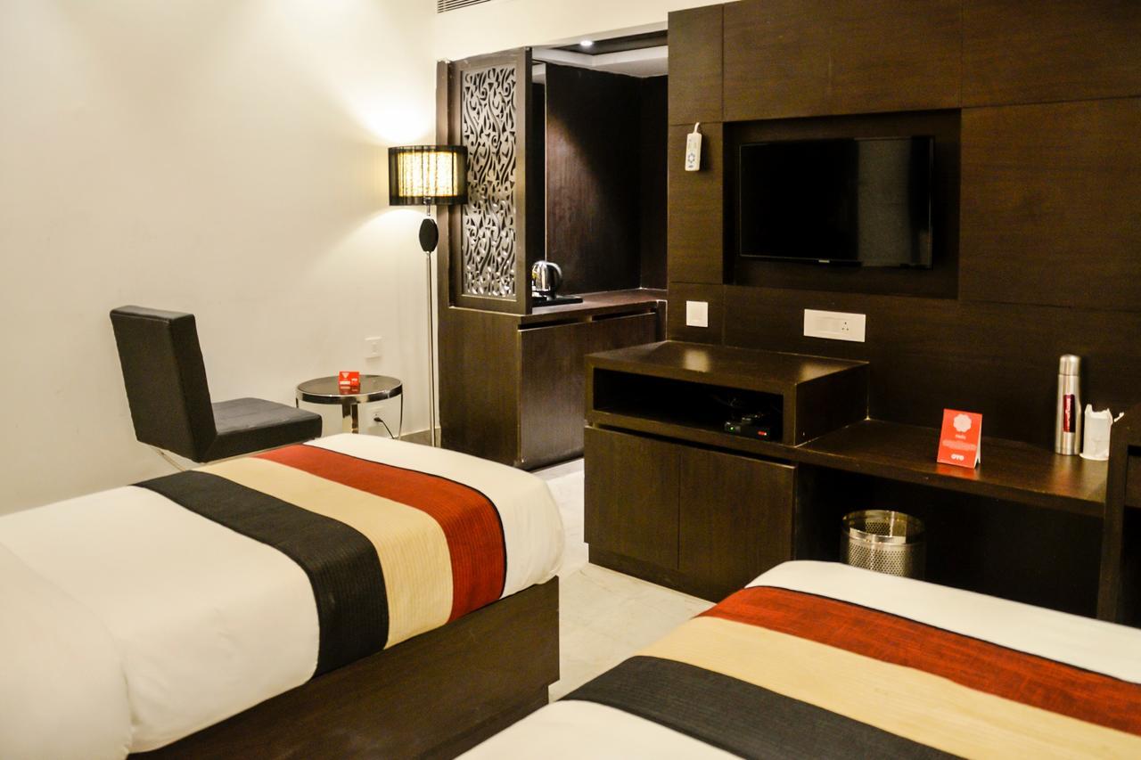 Oyo 1358 Hotel Crossroad Lucknow Buitenkant foto