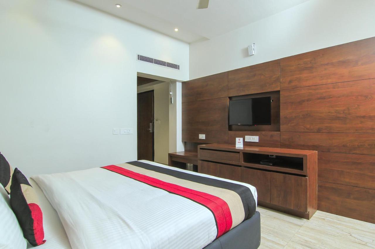 Oyo 1358 Hotel Crossroad Lucknow Buitenkant foto
